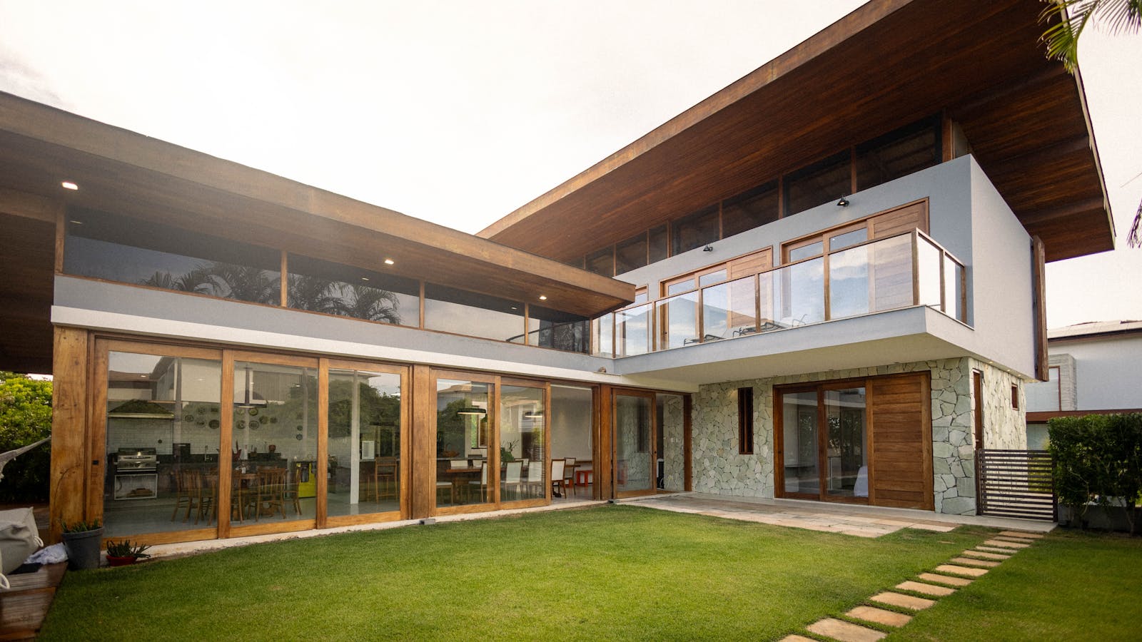 A beautiful home with sparkling clean windows in North Utah County